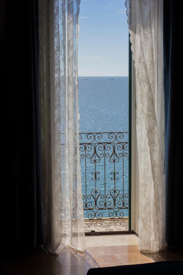 B&B Le Finestre Sul Mare Tarent Zewnętrze zdjęcie