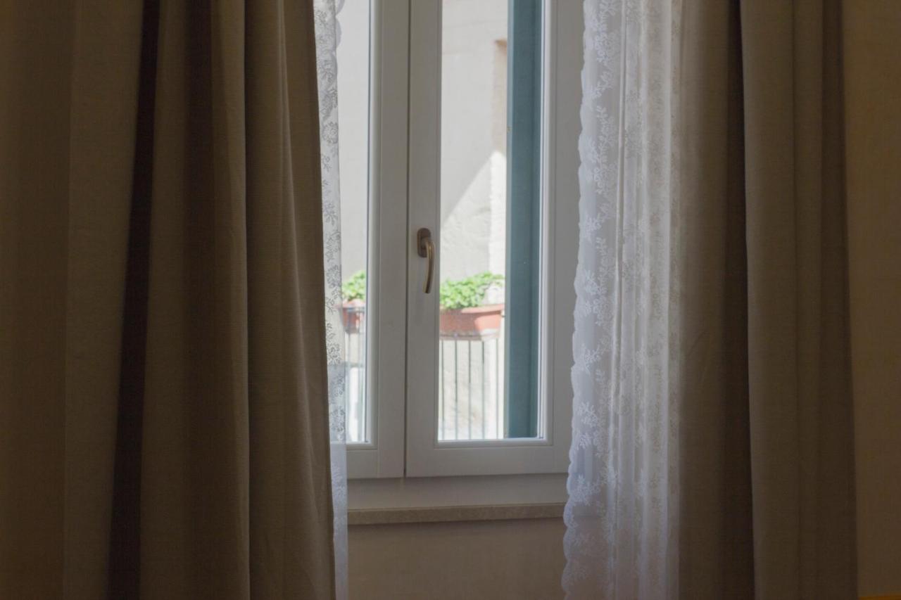 B&B Le Finestre Sul Mare Tarent Zewnętrze zdjęcie