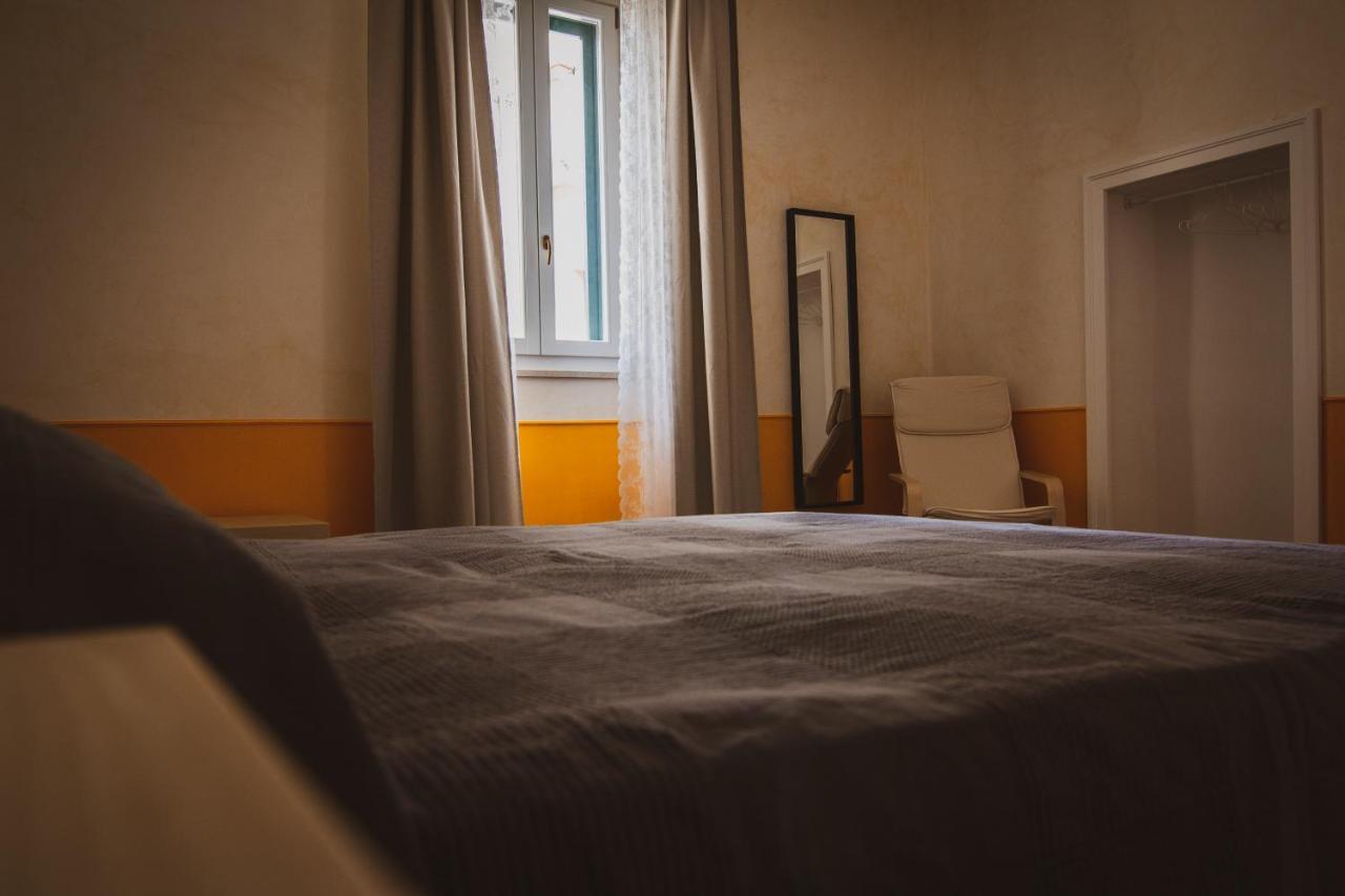B&B Le Finestre Sul Mare Tarent Zewnętrze zdjęcie