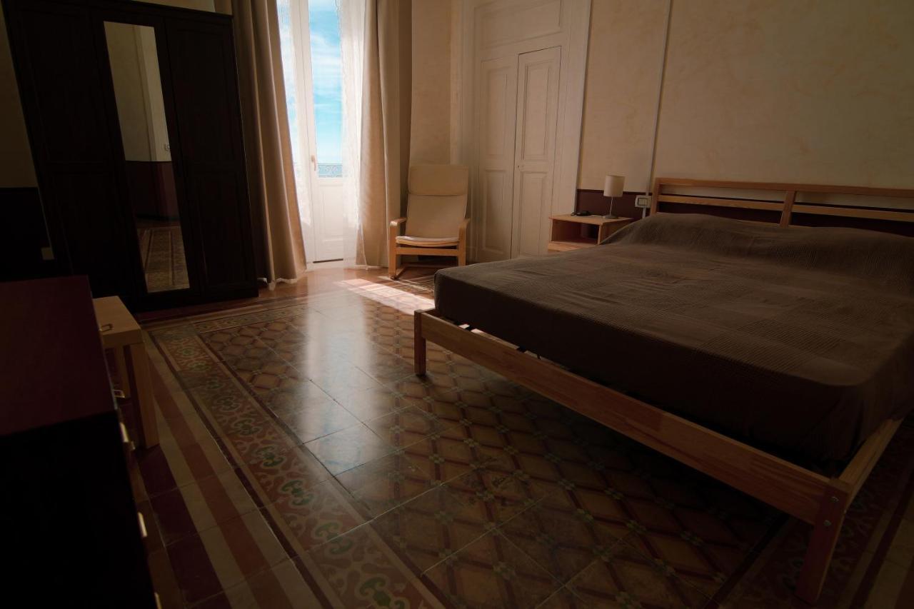 B&B Le Finestre Sul Mare Tarent Zewnętrze zdjęcie